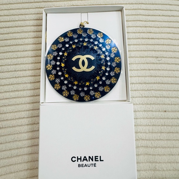 Chanel Beauté Blue and Gold Ornament - Picture 2 of 4